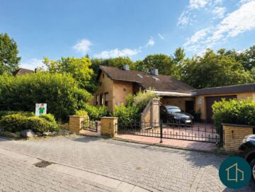 Viel Platz zum Leben: Großzügiges Wohnhaus mit Garten, Teich und eigenem Waldanteil, 27419 Sittensen, Einfamilienhaus