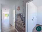 Modern wohnen mit Komfort: Hochwertige Eigentumswohnung mit Balkon und Aufzug in Heiligenhafen - Flur